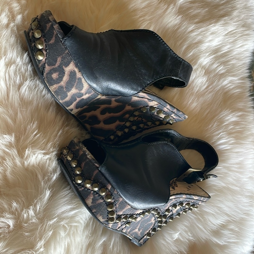Size 6.5 Naughty Monkey Studded Leopard accented shoes
